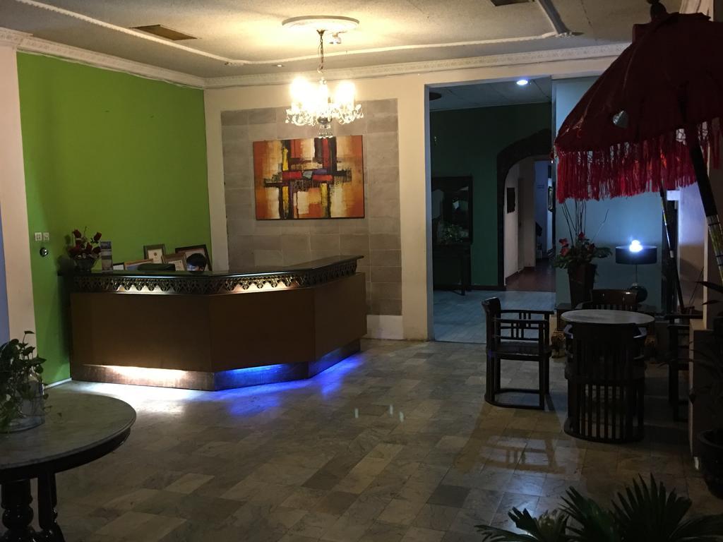 Le Paradis Hotel Palembang Exteriör bild